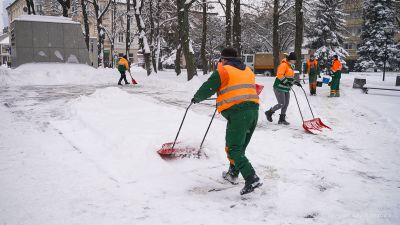 zdjęcie z odśnieżania miasta przez pracowników MPGK w Rzeszowie